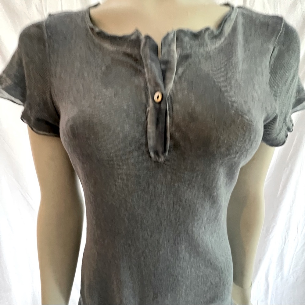 Indie Sleaze Henley Tee in Charcoal Gray